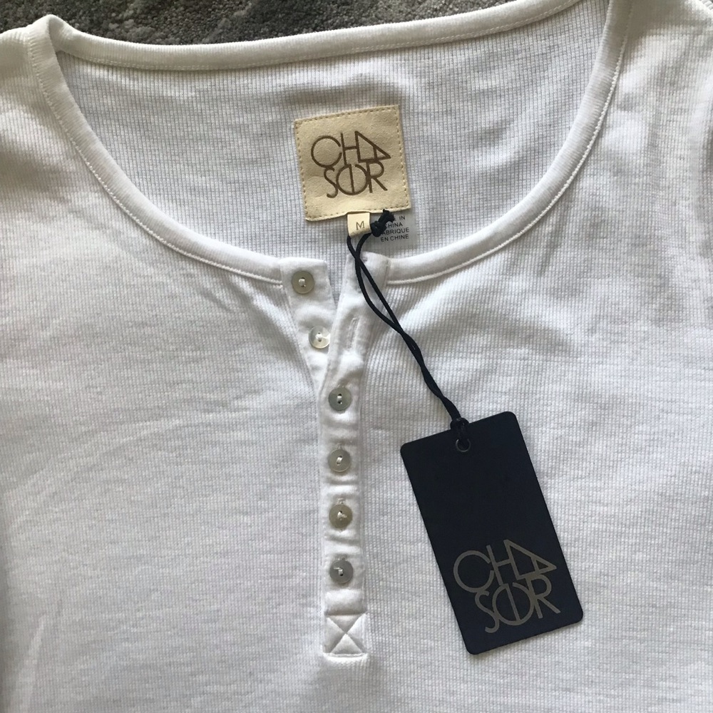 CHASER Top Cold Shoulder/Elbow Lg Sleeve White Button Tab Front Size M NWT - Picture 2 of 7